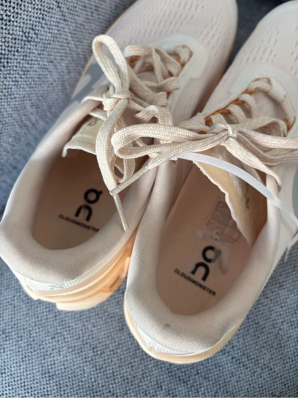 On Running Women’s Sneakers in Light Beige - Cloud Style